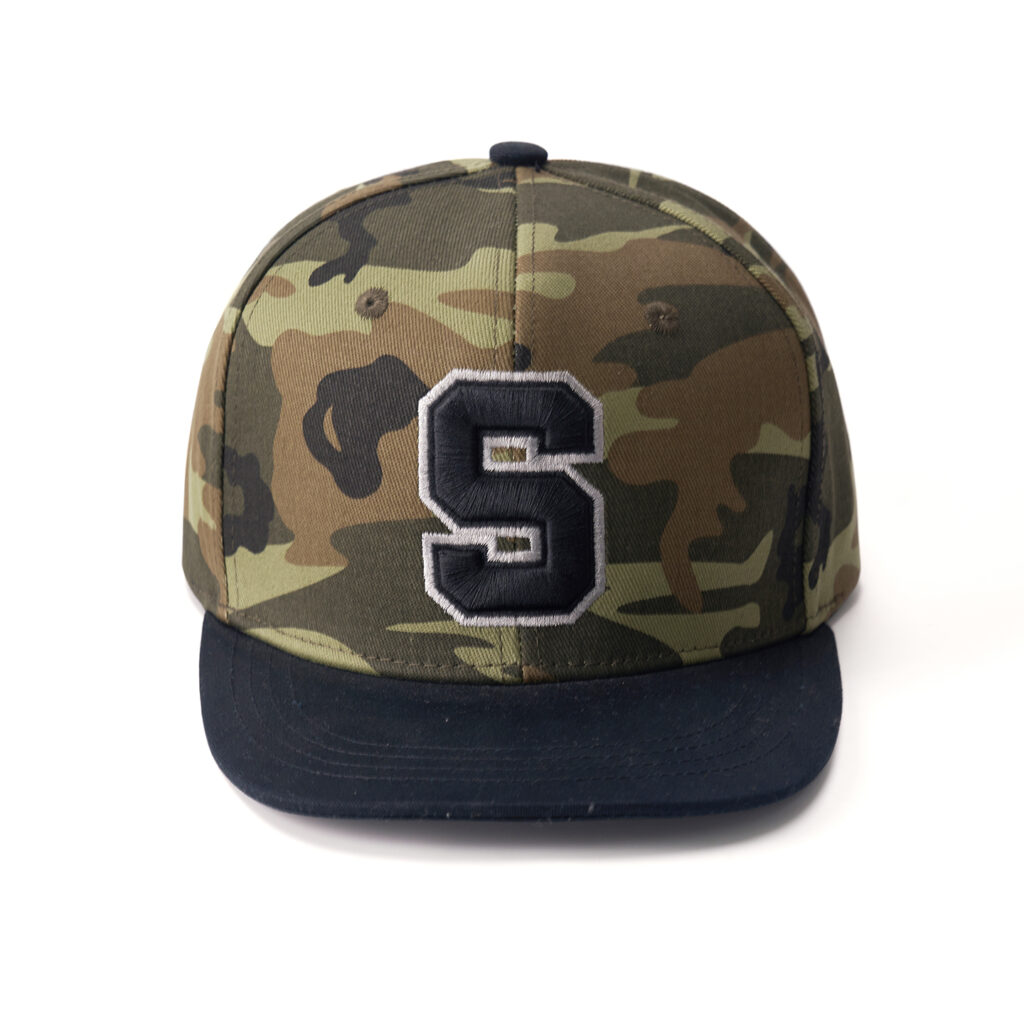 custom camo flat brim cap with 3d embroidery